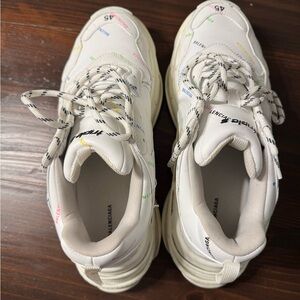 BALENCIAGA TRIPLE S SNEAKER